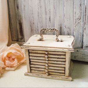 Antique Cream Vintage Coaster Set